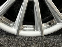 Laden Sie das Bild in den Galerie-Viewer, 1x Alufelge 17 Zoll KBA53290 Audi Rim Wheel FEL6215278200hq