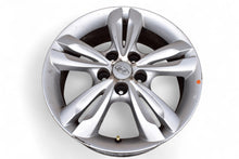 Laden Sie das Bild in den Galerie-Viewer, 1x Alufelge 17 Zoll 6.5" 5x114.3 48ET Glanz Silber 52910-2Y400 Hyundai Ix35 FEL5499011862dw