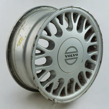 Load image into Gallery viewer, 1x Alufelge 15 Zoll 6.5&quot; 5x108 9134053 Volvo Rim Wheel