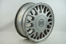 Load image into Gallery viewer, 1x Alufelge 15 Zoll 6.5&quot; 5x108 9134053 Volvo Rim Wheel