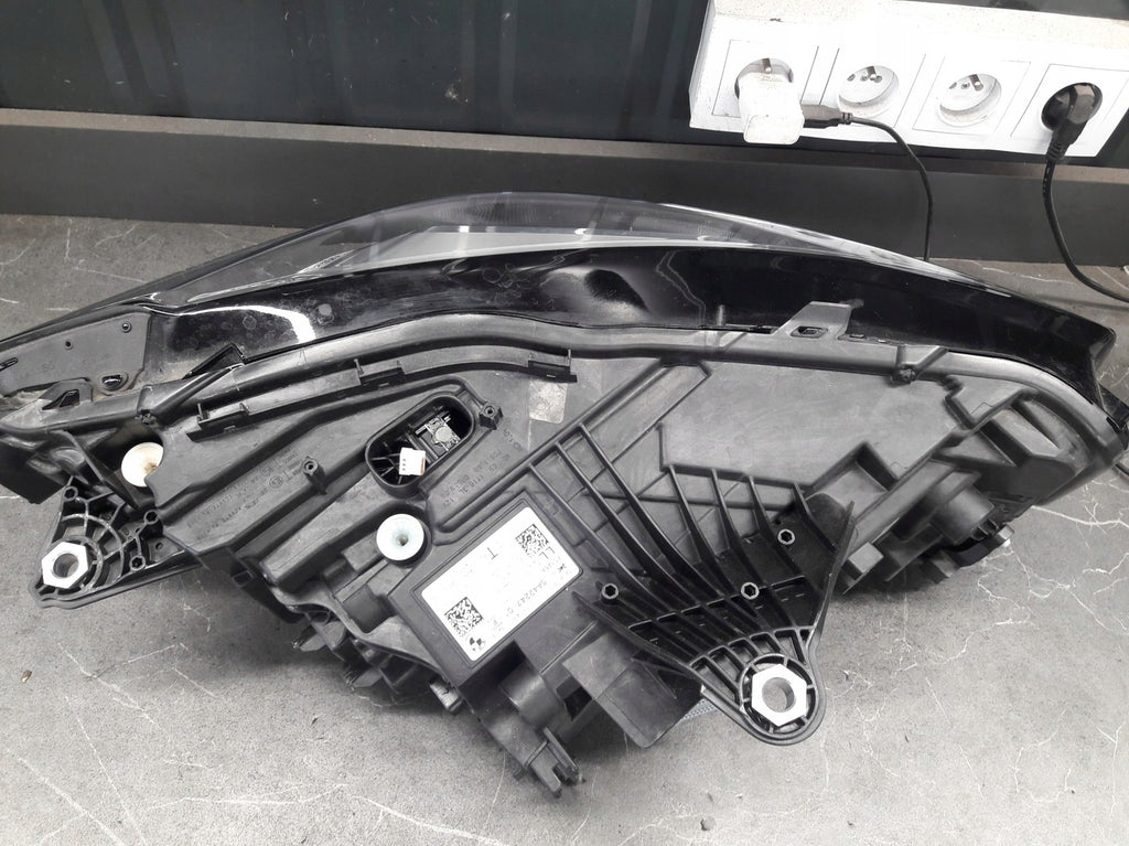 Frontscheinwerfer BMW 2 Active Tourer U06 5A42247-01 Links Headlight