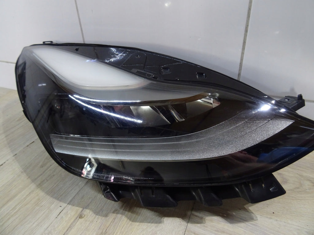 Frontscheinwerfer Mercedes-Benz Model 3 1514953-20-E Rechts Headlight SCH4881016589pl