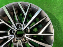 Load image into Gallery viewer, 1x Alufelge 18 Zoll 7.0&quot; 5x114.3 51ET 52910-D7320 Hyundai Tucson Rim Wheel