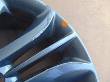 Laden Sie das Bild in den Galerie-Viewer, 1x Alufelge 17 Zoll 6.5&quot; 5x114.3 Glanz Silber 52910-2Y650 Hyundai Ix35 Rim Wheel