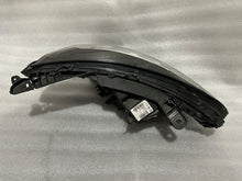 Laden Sie das Bild in den Galerie-Viewer, Frontscheinwerfer Renault Clio 5 260606923R Links Scheinwerfer Headlight SCH2649866583kh