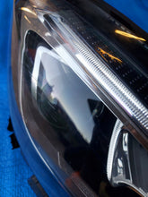 Laden Sie das Bild in den Galerie-Viewer, Frontscheinwerfer Mercedes-Benz Gla A1569067000 LED Rechts Headlight SCH3582070271ns
