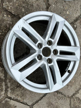 Laden Sie das Bild in den Galerie-Viewer, 1x Alufelge 17 Zoll 7.0" 5x112 42ET Glanz Silber 8W0601025P Audi Rim Wheel FEL5315541639xs