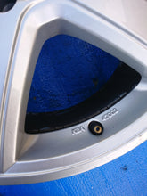 Load image into Gallery viewer, 1x Alufelge 18 Zoll 8.5" 5x112 49ET Glanz Silber Mercedes-Benz Rim Wheel FEL1834779976uk