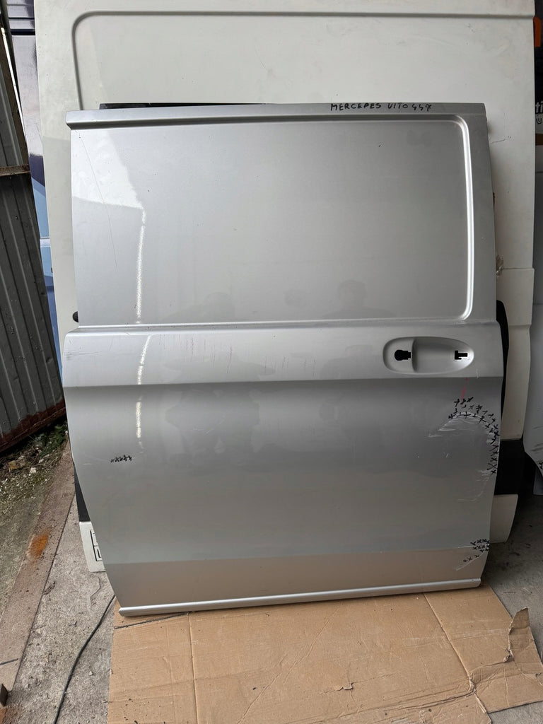 Tür Mercedes-Benz Vito A4477300305 Vorne Rechts Rot Door Porta Porte