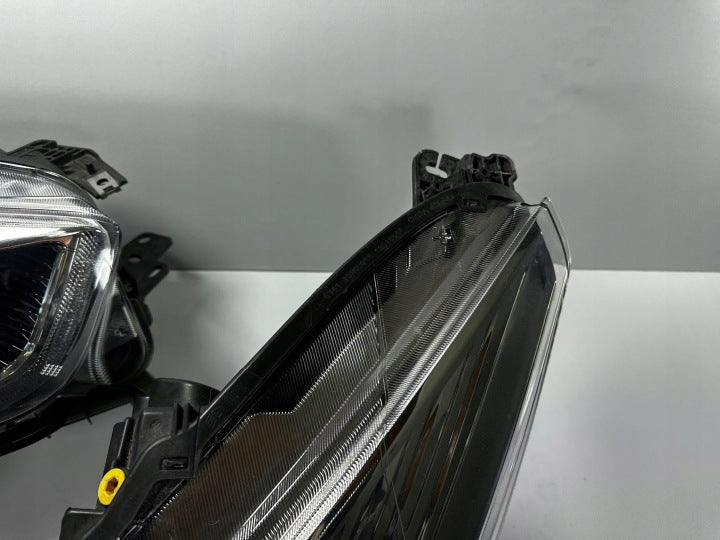 Frontscheinwerfer Ford Kuga 90156432 GV4113D155AJ LED Ein Satz Headlight SCH5085440817oy
