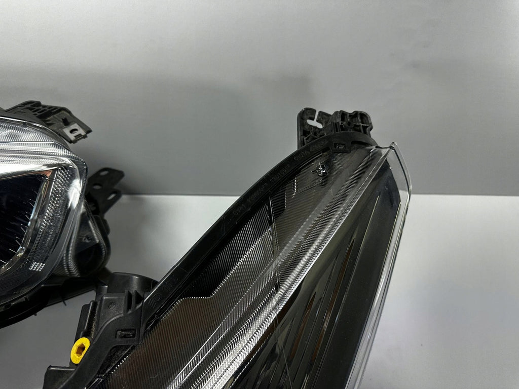 Frontscheinwerfer Ford Kuga 90156432 GV4113D155AJ LED Vorderseite Headlight SCH5085440817oy