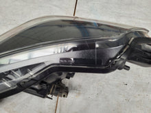 Load image into Gallery viewer, Frontscheinwerfer Toyota Yaris Rechts Scheinwerfer Headlight
