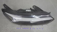 Laden Sie das Bild in den Galerie-Viewer, Frontscheinwerfer Dacia Sandero III Jogger 260107920 LED Rechts Headlight