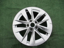 Laden Sie das Bild in den Galerie-Viewer, 1x Alufelge 17 Zoll 7.0" 5x112 46ET 5E3601025 Skoda Octavia 5e3 Rim Wheel FEL7919204987ek