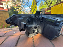 Laden Sie das Bild in den Galerie-Viewer, Frontscheinwerfer Honda Civic IX Xenon Rechts Scheinwerfer Headlight