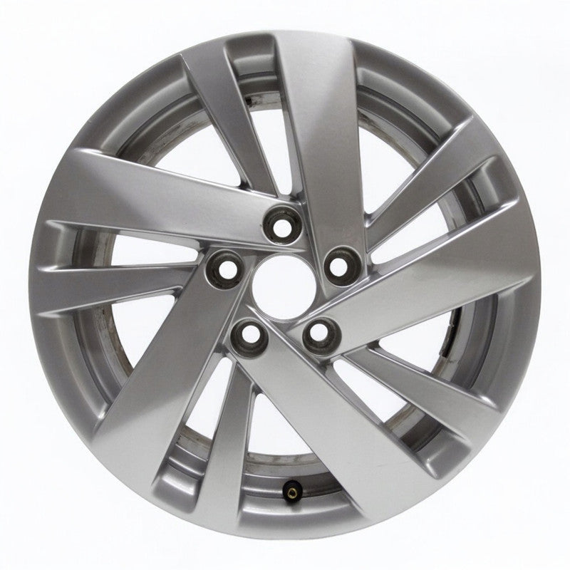 1x Alufelge 15 Zoll 5.5" 5x100 40ET Glanz Silber 2G0601025BB VW Polo Rim Wheel