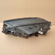 Laden Sie das Bild in den Galerie-Viewer, Frontscheinwerfer VW Touareg 761941082A LED Rechts Scheinwerfer Headlight