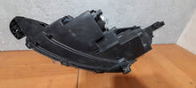 Laden Sie das Bild in den Galerie-Viewer, Frontscheinwerfer Peugeot 2008 I 450785 Rechts Scheinwerfer Headlight