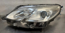 Load image into Gallery viewer, Frontscheinwerfer Peugeot 2008 I 9815405780 Links Scheinwerfer Headlight SCH4028873855vr