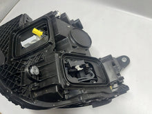 Laden Sie das Bild in den Galerie-Viewer, Frontscheinwerfer Mercedes-Benz W213 A2139069808 LED Rechts Headlight SCH8128012149bg