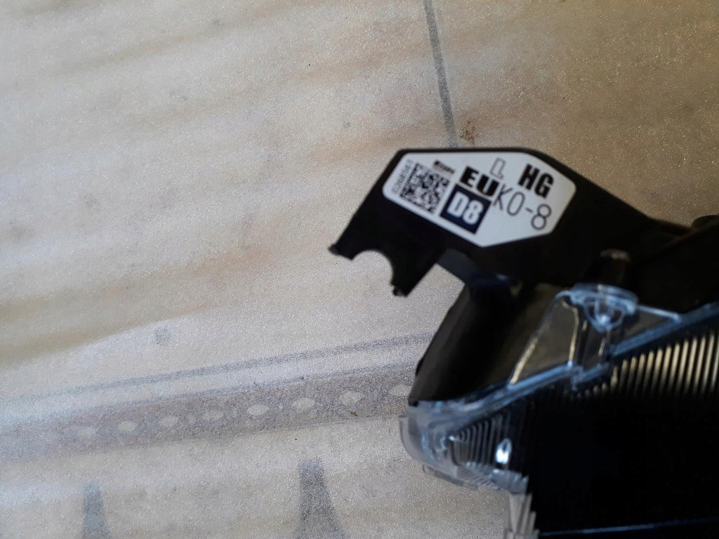 Frontscheinwerfer Toyota Yaris EUK0-8 Links Scheinwerfer Headlight SCH5612650284jp