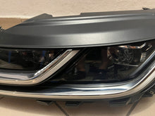 Laden Sie das Bild in den Galerie-Viewer, Frontscheinwerfer VW 3G8941035 Links Scheinwerfer Headlight SCH3370875346ai
