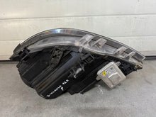 Laden Sie das Bild in den Galerie-Viewer, Frontscheinwerfer Mercedes-Benz A2468207161 Xenon Ein Stück (Rechts oder Links) SCH4178183441an