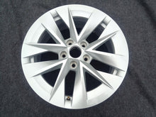 Laden Sie das Bild in den Galerie-Viewer, 1x Alufelge 17 Zoll 7.0&quot; 5x112 46ET 5E3601025E Skoda Octavia Iv Rim Wheel