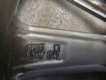 Load image into Gallery viewer, 1x Alufelge 16 Zoll 6.5" 4x100 40ET Glanz Grau OP073K1 MA-DAR81 Opel Corsa E D FEL9086999244ds