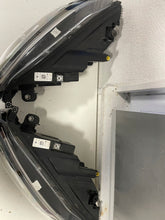 Load image into Gallery viewer, Frontscheinwerfer VW Taigo 2G7941006A 2G7941005A Full LED Ein Satz Headlight SCH9449332435oc