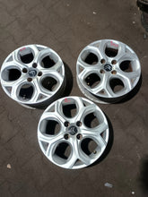 Laden Sie das Bild in den Galerie-Viewer, 1x Alufelge 16 Zoll 6.0" 4x108 22ET Glanz Silber 9687753077 Citroën C3 Ii FEL3085974392yc