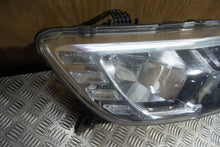 Load image into Gallery viewer, Frontscheinwerfer Dacia Sandero II 260103529R LED Rechts Scheinwerfer Headlight