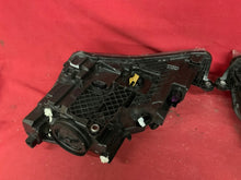 Load image into Gallery viewer, Frontscheinwerfer Skoda Superb III 3V1941016A 3V1941015A Xenon Ein Satz SCH3793924480tj