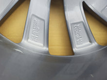 Laden Sie das Bild in den Galerie-Viewer, 1x Alufelge 18 Zoll 7.5&quot; 5x112 51ET Graphit 5E0601025AS Skoda Superb III Octavia