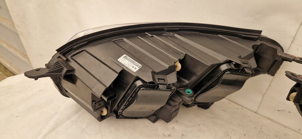 Frontscheinwerfer Opel Zafira C Vivaro 9808567680 9808567780 Rechts oder Links