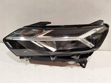 Laden Sie das Bild in den Galerie-Viewer, Frontscheinwerfer Dacia Sandero III 260608545R Links Scheinwerfer Headlight