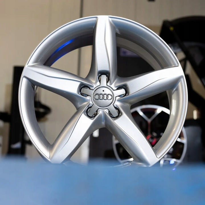 4x Alufelge 18 Zoll 8.0" 5x112 47ET Glanz Silber Audi Rim Wheel FEL8304230347qo