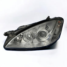 Laden Sie das Bild in den Galerie-Viewer, Frontscheinwerfer Mercedes-Benz W221 A2218200761 Xenon Links Headlight