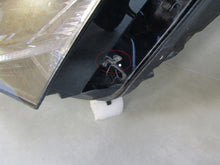 Laden Sie das Bild in den Galerie-Viewer, Frontscheinwerfer Skoda Enyaq 5LB941015B LED Links Scheinwerfer Headlight