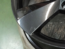 Laden Sie das Bild in den Galerie-Viewer, 1x Alufelge 17 Zoll 6.5&quot; 5x112 38ET Glanz Schwarz 565601025 Skoda Rim Wheel