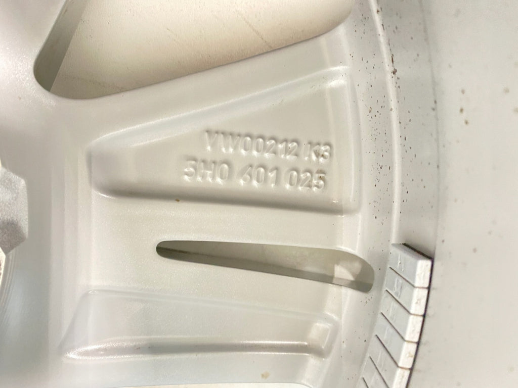 1x Alufelge 18 Zoll 7.5" 5x112 51ET Glanz Silber 5H0601025 VW Golf Viii FEL7864237964id