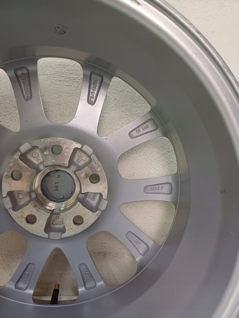1x Alufelge 16 Zoll 6.5" 5x114.3 52 5ET Glanz Silber 9965866560 Mazda Rim Wheel FEL5604267604gn