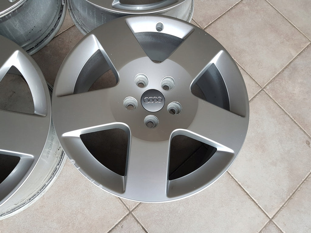 4x Alufelge 17 Zoll 7.5" 5x112 56ET Glanz Silber 8P0601025 Audi A3 Rim Wheel