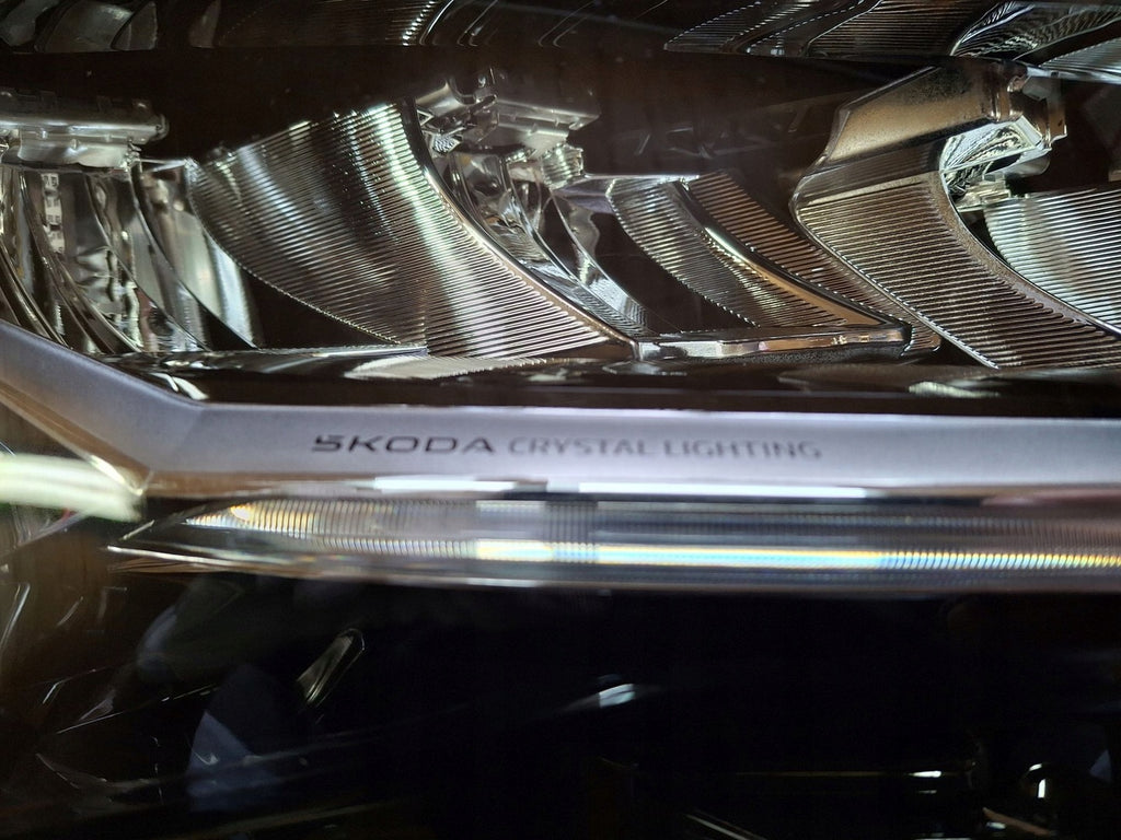 Frontscheinwerfer Skoda Superb 3P1941016 3P1941015 Full LED Rechts oder Links SCH4124331971fd