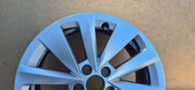 Laden Sie das Bild in den Galerie-Viewer, 1x Alufelge 16 Zoll 6.0" 5x100 38ET 657601025AJ Skoda Scala Rim Wheel FEL9937962180ad