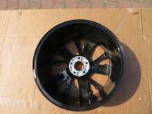 Laden Sie das Bild in den Galerie-Viewer, 1x Alufelge 18 Zoll 8.0&quot; 5x108 48ET Glanz Schwarz 9835058180 Peugeot 308