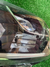 Laden Sie das Bild in den Galerie-Viewer, Frontscheinwerfer Dacia Duster 260101133R LED Rechts Scheinwerfer Headlight