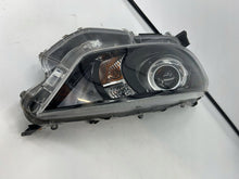 Laden Sie das Bild in den Galerie-Viewer, Frontscheinwerfer Toyota Yaris 9922681017 9922681010 Rechts Headlight SCH8582052254tm