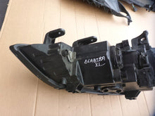 Load image into Gallery viewer, Frontscheinwerfer Hyundai Elantra 92102-F2 Rechts Scheinwerfer Headlight