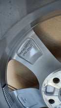 Load image into Gallery viewer, 1x Alufelge 17 Zoll 7.0" 5x112 47ET 8S0601025J Audi Tt Rim Wheel FEL2943334972of